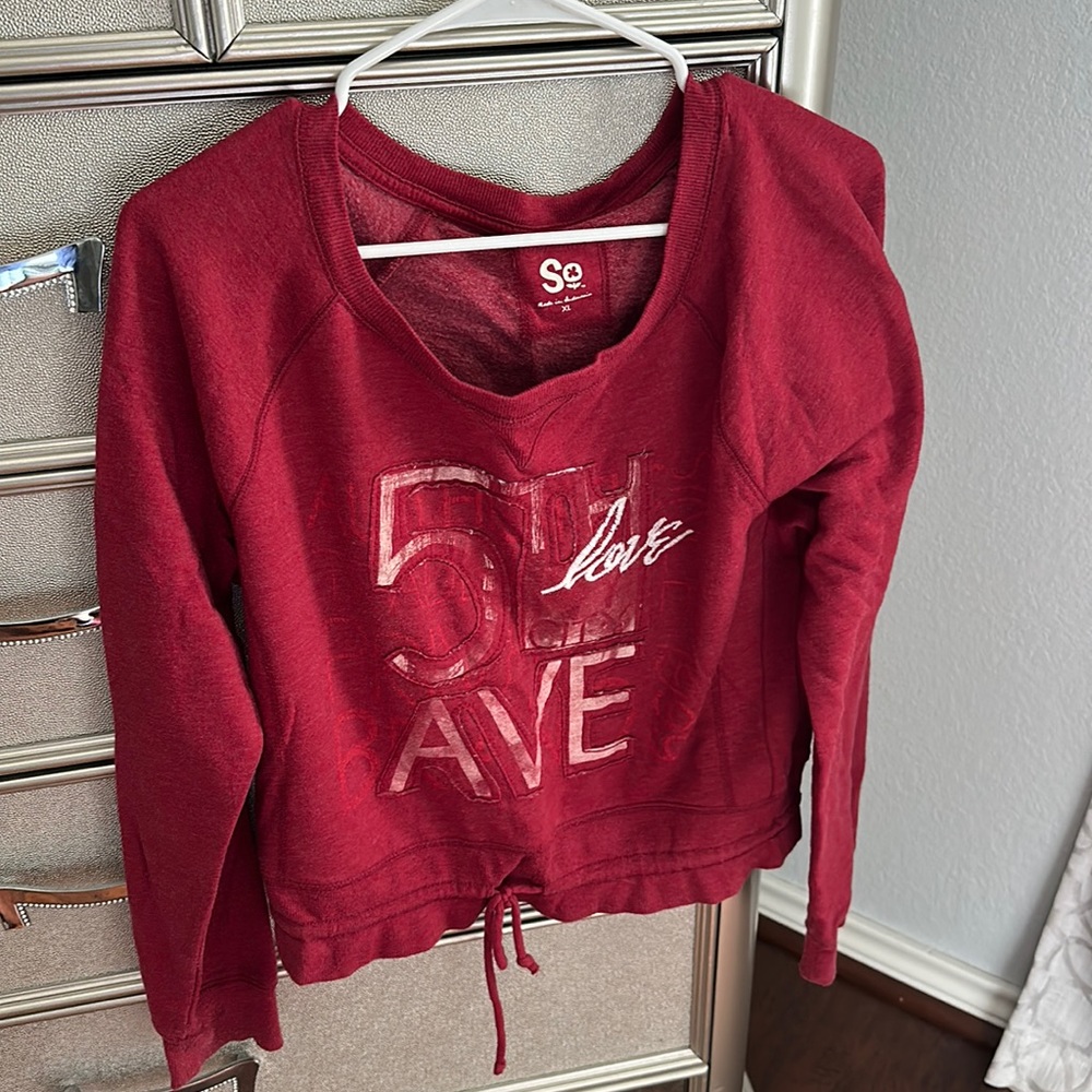 Size XL juniors red tie-front graphic pullover sweater